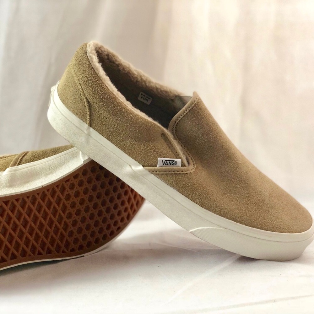 NWT Vans Classic Suede Fleece Slip-On Khaki&White
